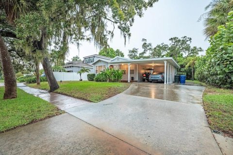 House in Sarasota, Florida 2 bedrooms, 93.65 sq.m. № 2229344