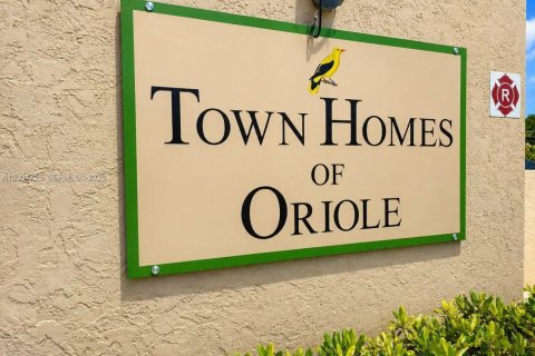 Townhouse in Margate, Florida 3 bedrooms, 141.95 sq.m. № 2075450 - photo 14