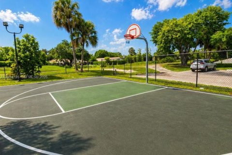 Townhouse in Margate, Florida 3 bedrooms, 141.95 sq.m. № 2075450 - photo 11