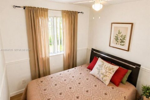 Townhouse in Margate, Florida 3 bedrooms, 141.95 sq.m. № 2075450 - photo 8