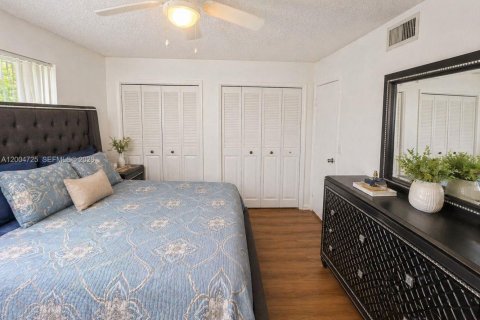 Townhouse in Margate, Florida 3 bedrooms, 141.95 sq.m. № 2075450 - photo 6