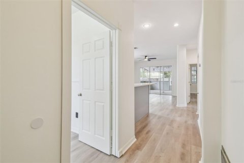 House in Lutz, Florida 3 bedrooms, 104.61 sq.m. № 1745179 - photo 5