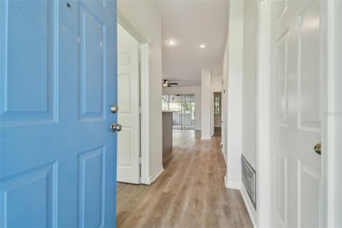 House in Lutz, Florida 3 bedrooms, 104.61 sq.m. № 1745179 - photo 3