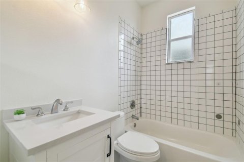 House in Lutz, Florida 3 bedrooms, 104.61 sq.m. № 1745179 - photo 18