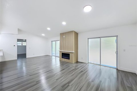 Casa en venta en Orlando, Florida, 4 dormitorios, 155.61 m2 № 2386026 - foto 6
