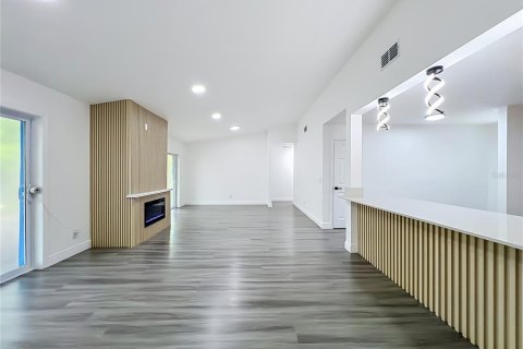 Casa en venta en Orlando, Florida, 4 dormitorios, 155.61 m2 № 2386026 - foto 3