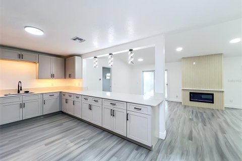 Casa en venta en Orlando, Florida, 4 dormitorios, 155.61 m2 № 2386026 - foto 8