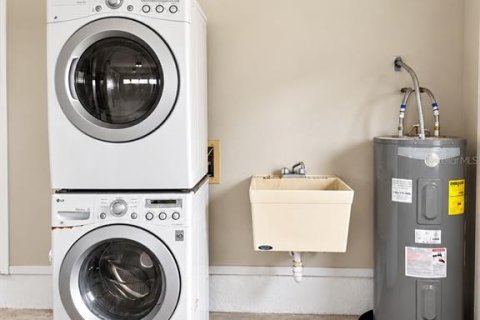 Купить виллу или дом в Сарасота, Флорида 6 комнат, 138.98м2, № 2403495 - фото 17