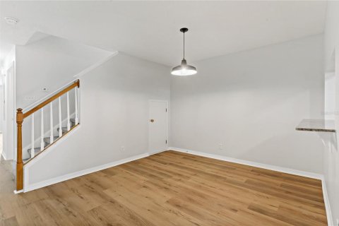 Townhouse in Valrico, Florida 2 bedrooms, 144.93 sq.m. № 1906073 - photo 4