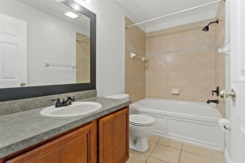 Townhouse in Valrico, Florida 2 bedrooms, 144.93 sq.m. № 1906073 - photo 12