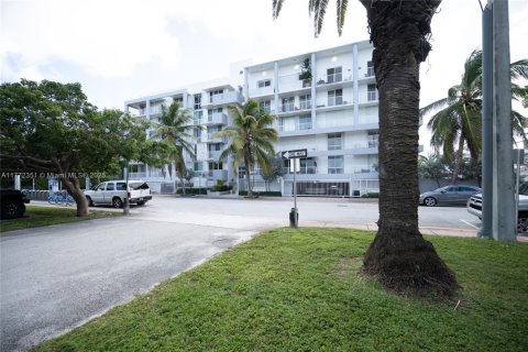 Copropriété à louer à Miami Beach, Floride: 2 chambres, 72.46 m2 № 1698077 - photo 30