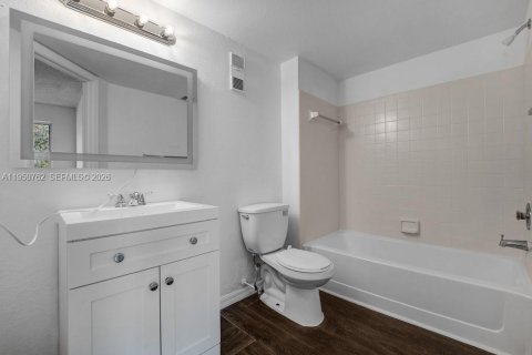 Condo in Margate, Florida, 2 bedrooms  № 2055384 - photo 24