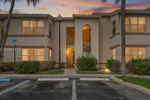 Condo in Margate, Florida, 2 bedrooms  № 2055384 - photo 1