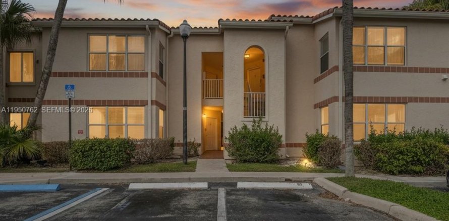 Condo in Margate, Florida, 2 bedrooms  № 2055384