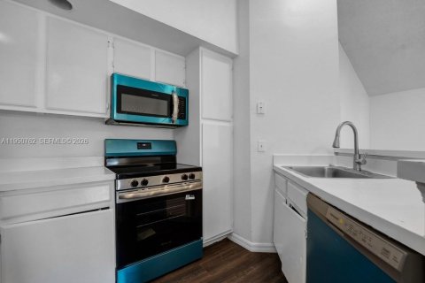 Condo in Margate, Florida, 2 bedrooms  № 2055384 - photo 3