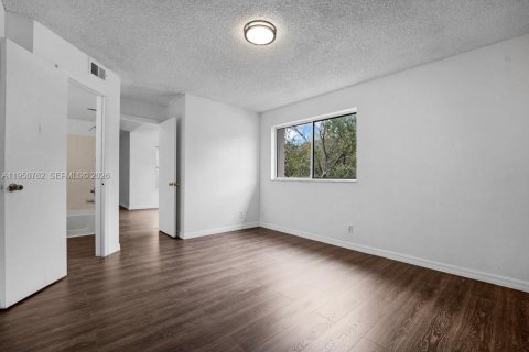 Condo in Margate, Florida, 2 bedrooms  № 2055384 - photo 14