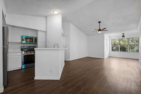 Condo in Margate, Florida, 2 bedrooms  № 2055384 - photo 5