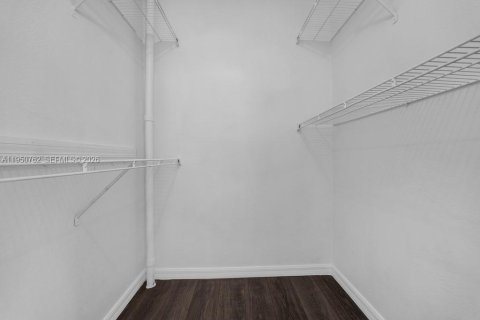 Condo in Margate, Florida, 2 bedrooms  № 2055384 - photo 23