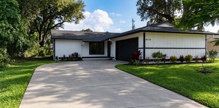 Casa en Port St. Lucie, Florida 3 dormitorios, 123.84 m2 № 2411715