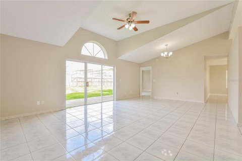 Villa ou maison à vendre à Orlando, Floride: 3 chambres, 165.27 m2 № 2358388 - photo 2
