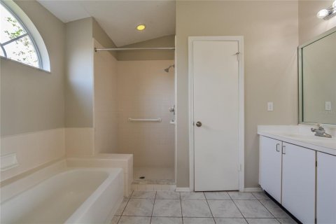 Villa ou maison à vendre à Orlando, Floride: 3 chambres, 165.27 m2 № 2358388 - photo 13