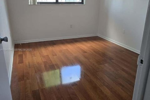 Снять в аренду кондоминиум в Майами, Флорида 2 спальни, 72.84м2, № 2034929 - фото 6