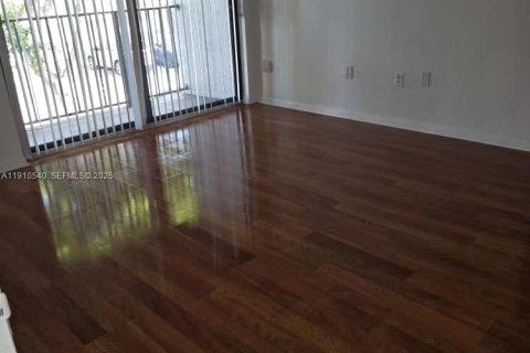 Кондоминиум с 2 спальнями в Майами, Флорида № 2034929