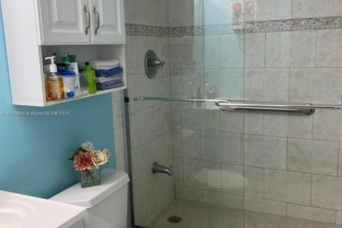 Купить таунхаус в Майами, Флорида 3 спальни, 145.39м2, № 2082393 - фото 17