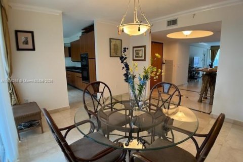 Снять в аренду кондоминиум в Санни-Айлс-Бич, Флорида 3 спальни, 170.94м2, № 1959590 - фото 10