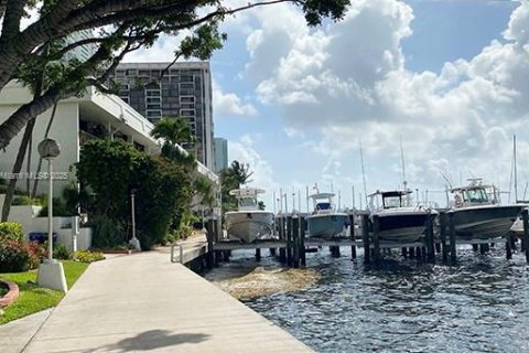 Copropriété à vendre à Miami, Floride: 30.1 m2 № 1794256 - photo 18