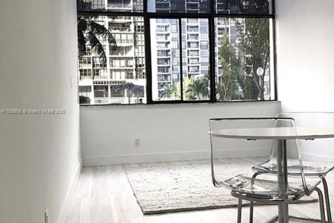 Copropriété à vendre à Miami, Floride: 30.1 m2 № 1794256 - photo 4