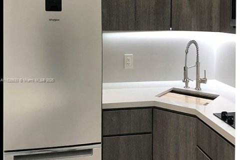 Copropriété à vendre à Miami, Floride: 30.1 m2 № 1794256 - photo 5