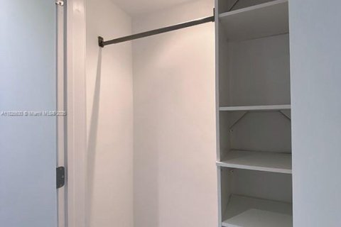 Copropriété à vendre à Miami, Floride: 30.1 m2 № 1794256 - photo 9