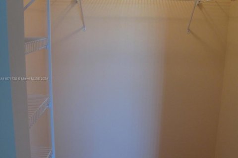 Condo in Tamarac, Florida, 2 bedrooms  № 1753851 - photo 13