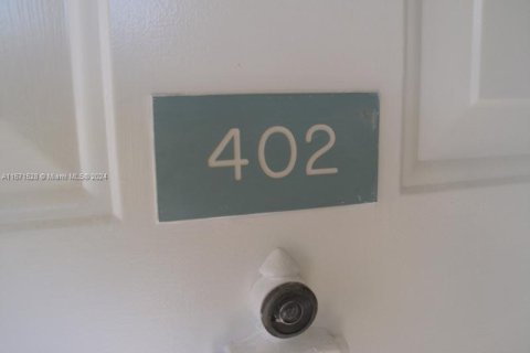 Condo in Tamarac, Florida, 2 bedrooms  № 1753851 - photo 21