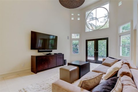House in Tampa, Florida 4 bedrooms, 280.19 sq.m. № 1629190 - photo 28