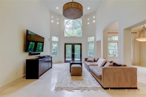 House in Tampa, Florida 4 bedrooms, 280.19 sq.m. № 1629190 - photo 9