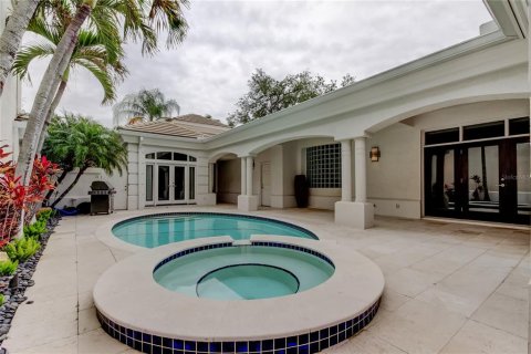 House in Tampa, Florida 4 bedrooms, 280.19 sq.m. № 1629190 - photo 11