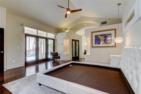 House in Tampa, Florida 4 bedrooms, 280.19 sq.m. № 1629190 - photo 22