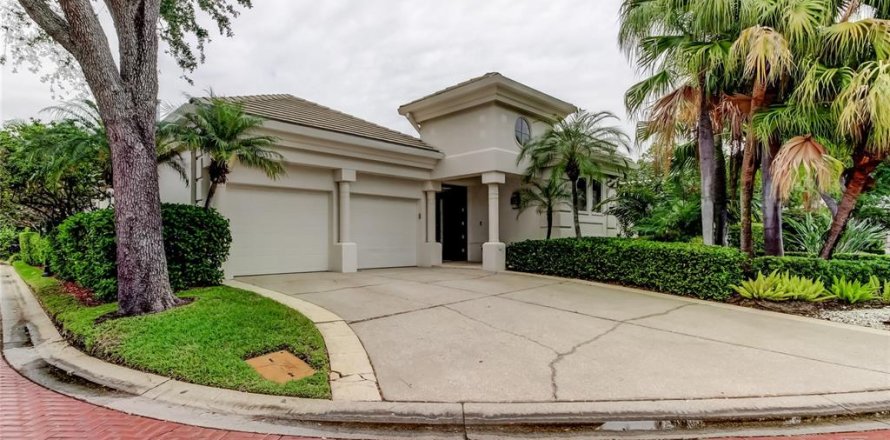 Villa ou maison à Tampa, Floride 4 chambres, 280.19 m2 № 1629190