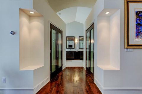 House in Tampa, Florida 4 bedrooms, 280.19 sq.m. № 1629190 - photo 23