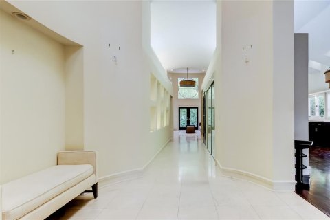 House in Tampa, Florida 4 bedrooms, 280.19 sq.m. № 1629190 - photo 4