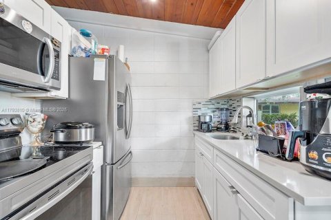 Propiedad comercial en venta en Dania Beach, Florida № 1700507 - foto 7