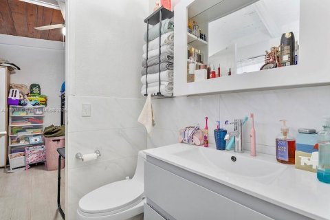 Propiedad comercial en venta en Dania Beach, Florida № 1700507 - foto 8