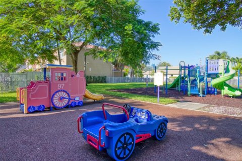 Снять в аренду виллу или дом в Холливуд, Флорида 4 спальни, 200.85м2, № 1945184 - фото 10