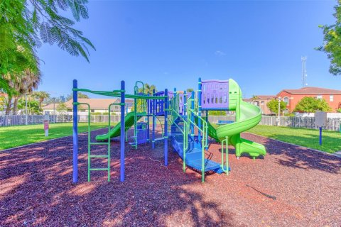 Снять в аренду виллу или дом в Холливуд, Флорида 4 спальни, 200.85м2, № 1945184 - фото 6