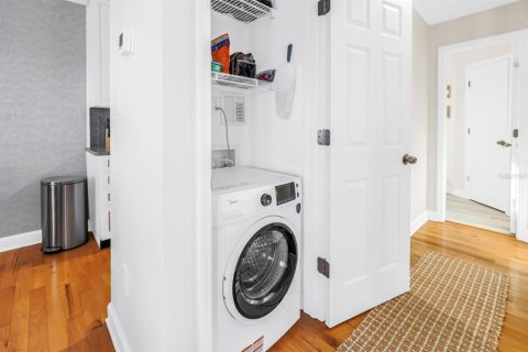 Condo in Saint Petersburg, Florida, 1 bedroom  № 2141955 - photo 18