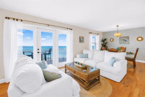 Condo in Saint Petersburg, Florida, 1 bedroom  № 2141955 - photo 2
