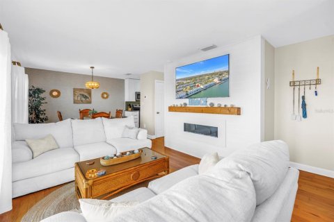Condo in Saint Petersburg, Florida, 1 bedroom  № 2141955 - photo 6