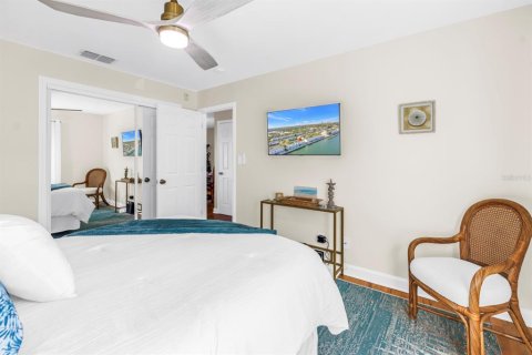 Condo in Saint Petersburg, Florida, 1 bedroom  № 2141955 - photo 11